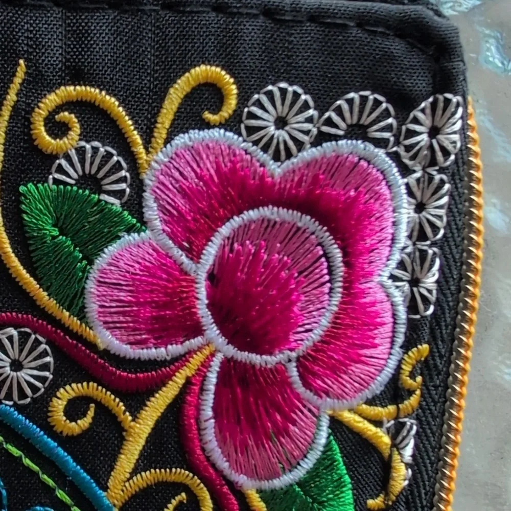Lylac Colorful Zip Around Floral Embroidered Wallet Wristlet Black Pink